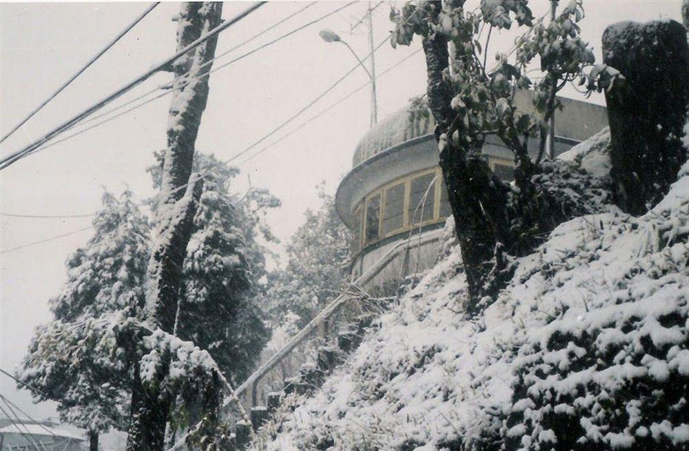 Old - Main Bellevue Heritage Hotel دارجيلنغ المظهر الخارجي الصورة