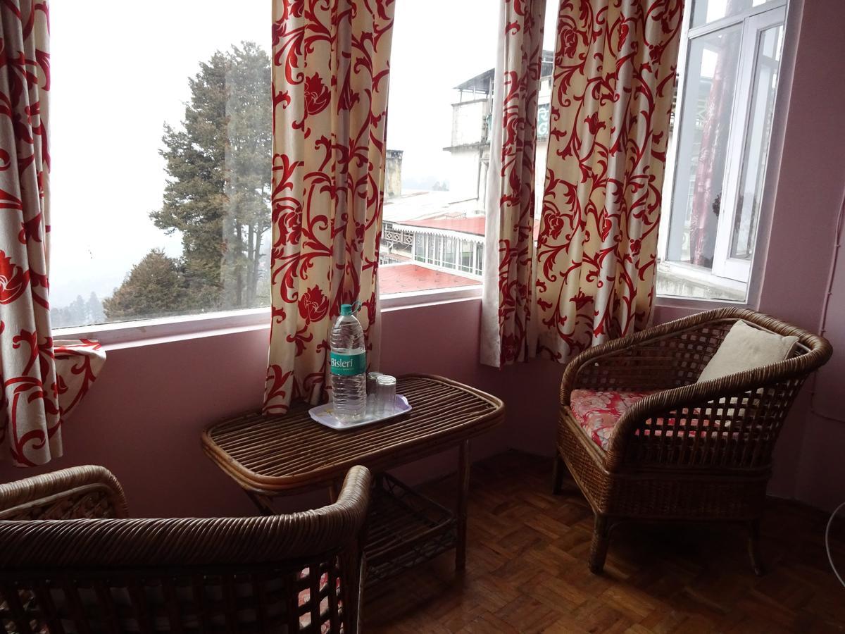 Old - Main Bellevue Heritage Hotel دارجيلنغ المظهر الخارجي الصورة
